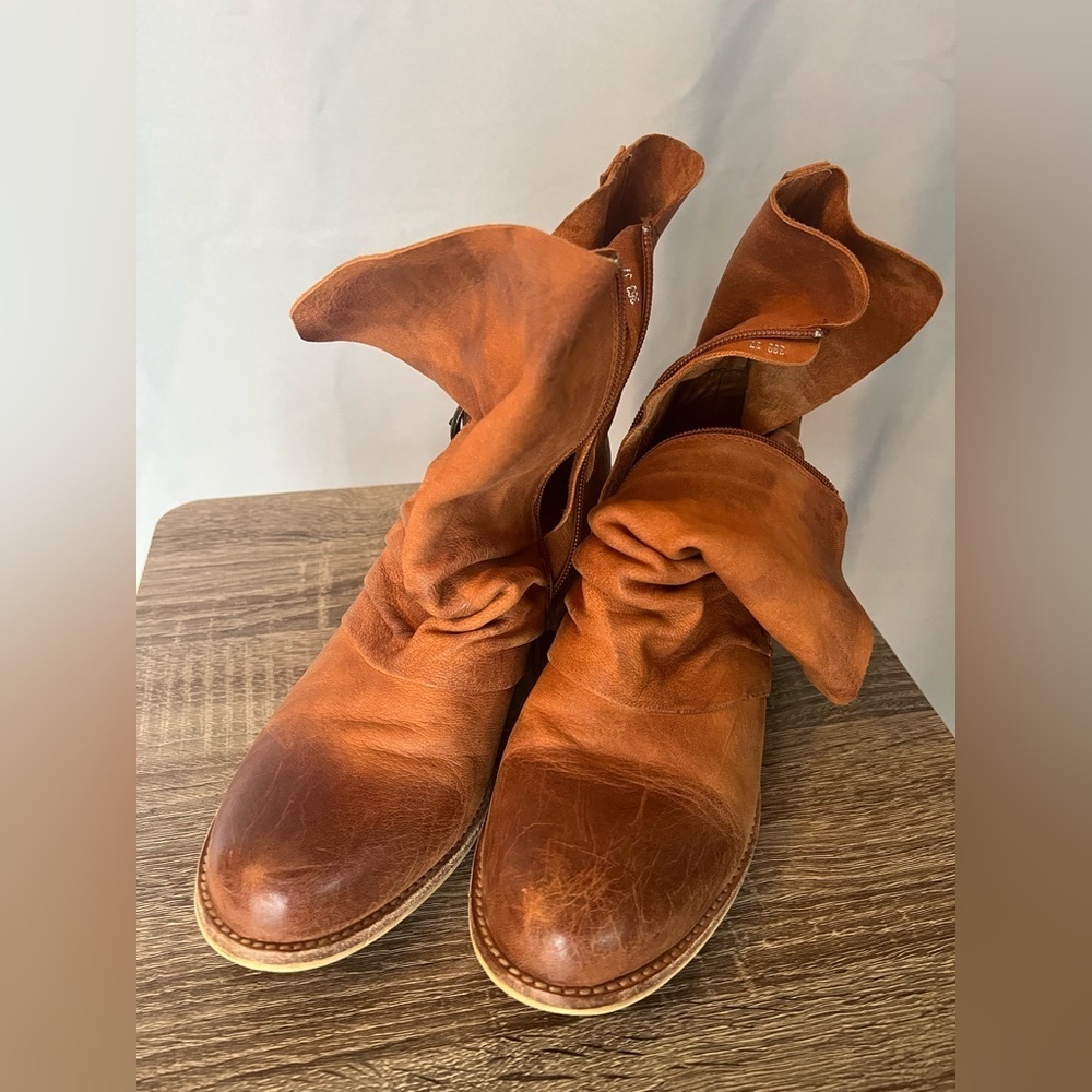 Antelope Tan Leather Footwear